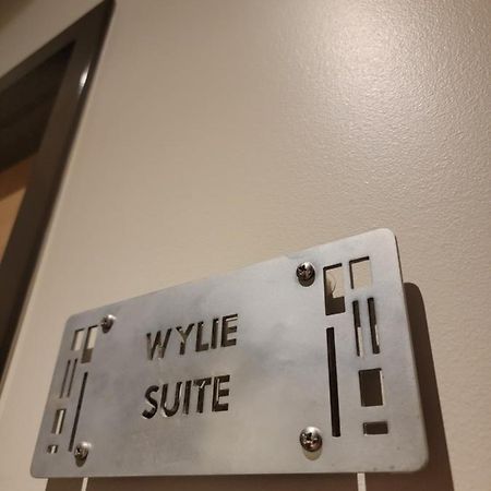 Suites At 118 Μπλούμινγκτον Εξωτερικό φωτογραφία