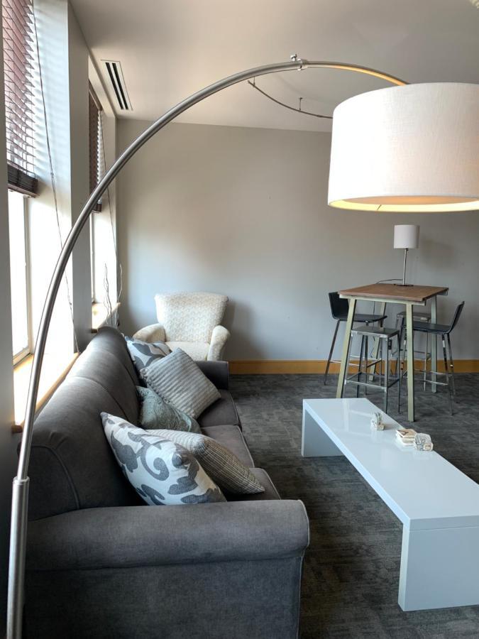 Suites At 118 Μπλούμινγκτον Εξωτερικό φωτογραφία