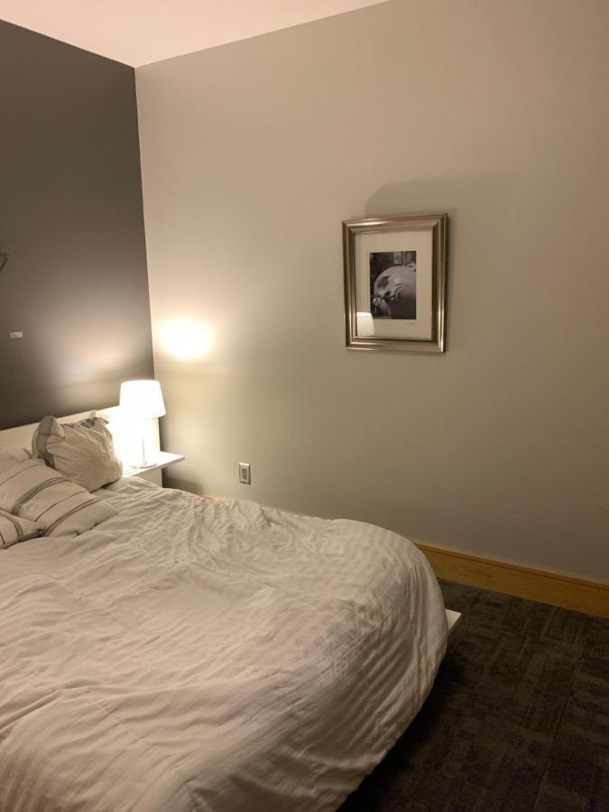 Suites At 118 Μπλούμινγκτον Εξωτερικό φωτογραφία