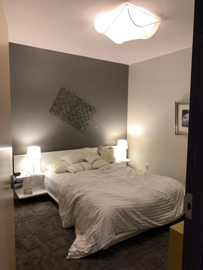 Suites At 118 Μπλούμινγκτον Εξωτερικό φωτογραφία